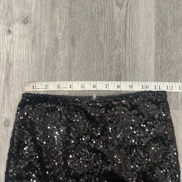 Rehab sequined rocker skirt, EUC - Picture 5 of 6